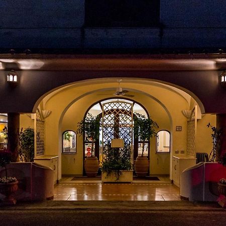 La Taverna Del Leone โปซิตาโน ภายนอก รูปภาพ